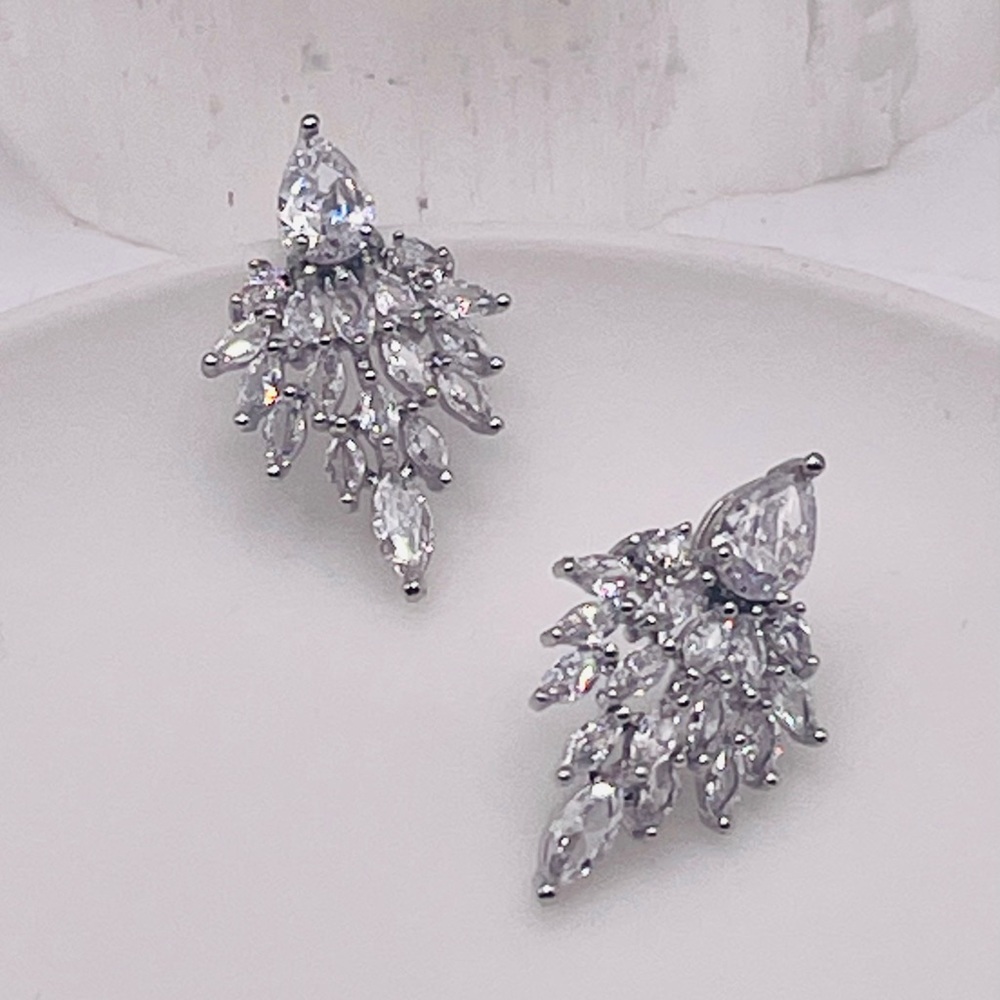 Crystal Clusters Stud Earrings - image 3